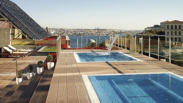 Valmont, prima spa a Istanbul
