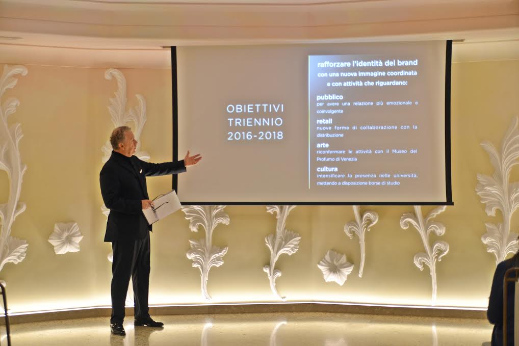 Accademia del Profumo lancia ‘Straordinario Sentire’