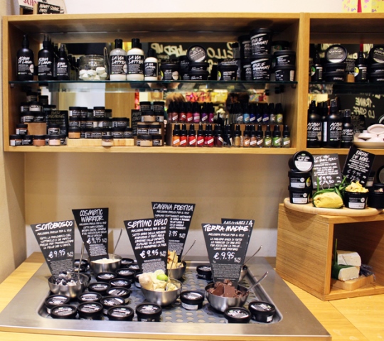 Lush supporta CondividiLove