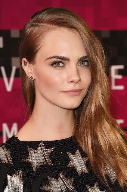 Rimmel, Cara Delevingne è brand ambassador