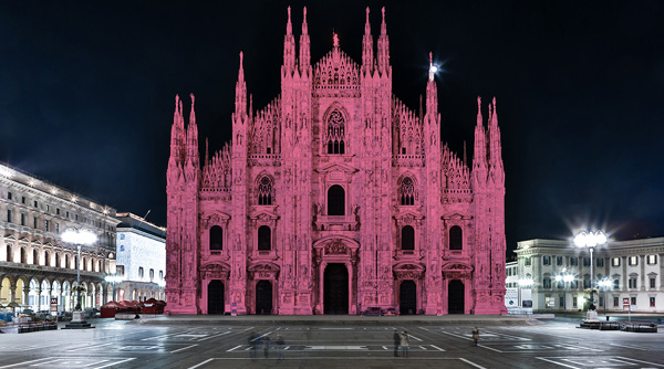 Estée Lauder illumina il Duomo