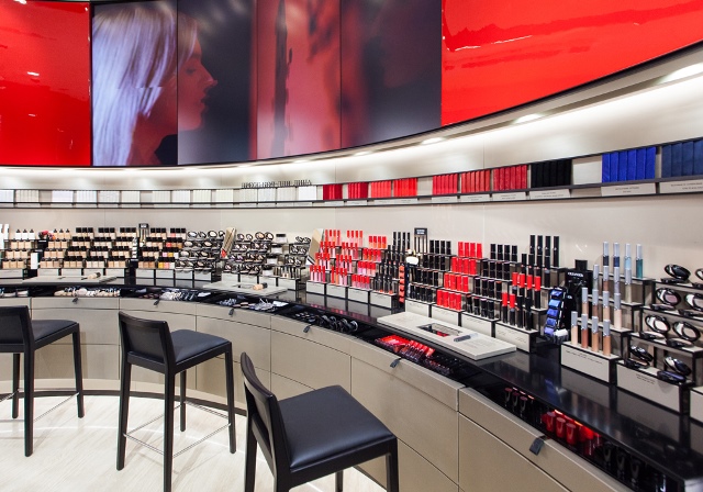 Giorgio Armani Beauty inaugura a Mosca