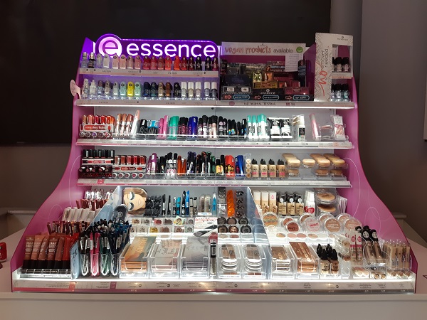 Cosnova crea il table display per il make-up Essence - Beauty Pambianconews