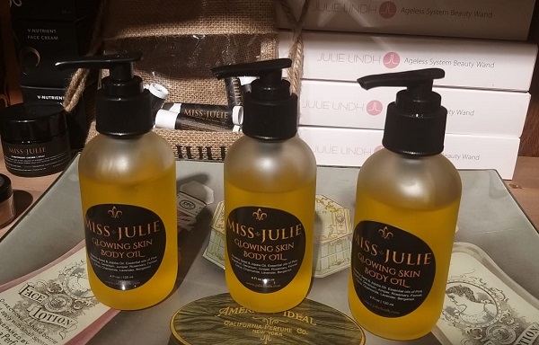 Julie Lindh entra da Mari Boutique