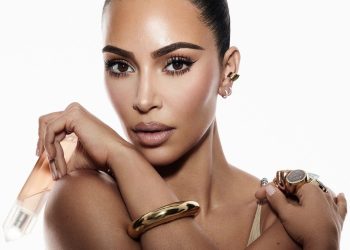Kim Kardashian chiude Kkw Fragrance