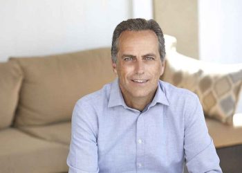 Natura & Co si riorganizza. Marques si dimette dal ruolo di CEO