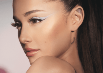 Rem beauty di Ariana Grande si espande e debutta in Uk