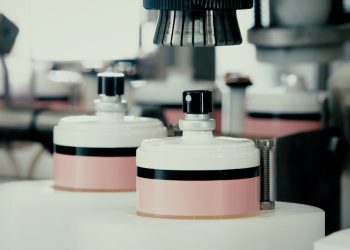 Angelini Beauty rafforza la partnership con i profumi di Trussardi