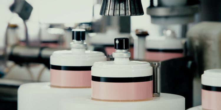Angelini Beauty rafforza la partnership con i profumi di Trussardi