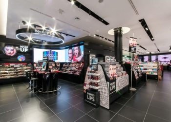 Sephora torna in Uk dopo l’acquisizione di Feelunique
