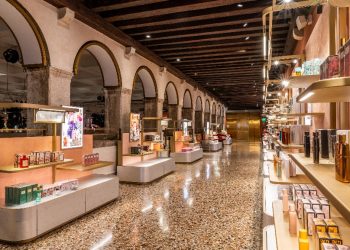 Fondaco dei Tedeschi si profuma con la Galleria delle Fragranze