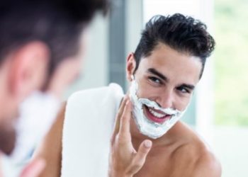 Beauty online, nel 2022 spiccano l’uomo e il make-up