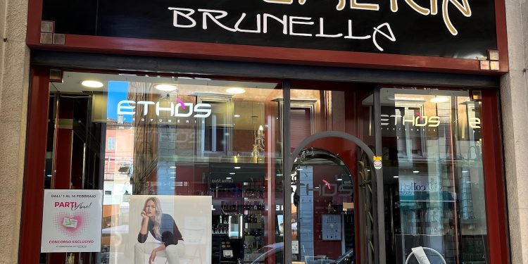 Sabbioni acquisisce le profumerie Brunella e sale a 80 store