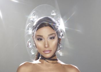 R.e.m. beauty di Ariana Grande fa un suo debutto in Europa