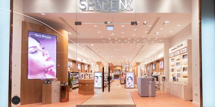 Space NK scommette su negozi esperienziali e di grandi dimensioni