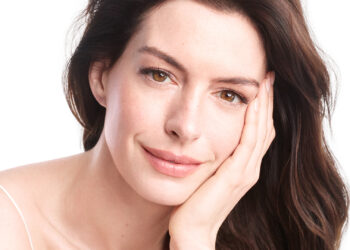 Anne Hathaway nuova ambassador per Shiseido Vital Perfection