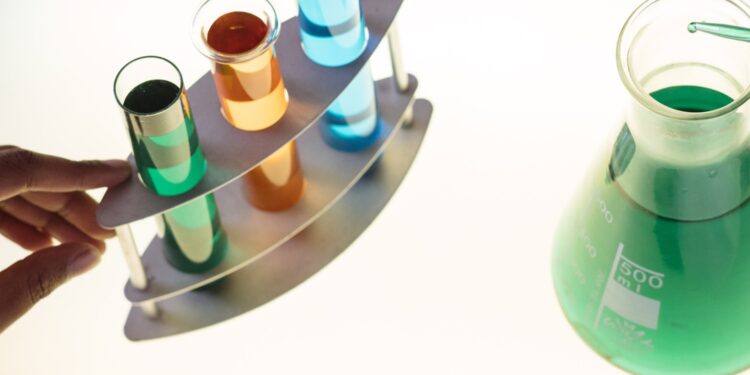 L’Oréal investe nell’azienda biotecnologica cinese Shinehigh