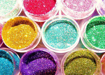 Cosmetica, stop a import nella Ue di microplastiche e glitter