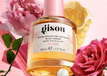 Gisou lancia Honey Infused Hair Perfume alla Rosa Selvatica
