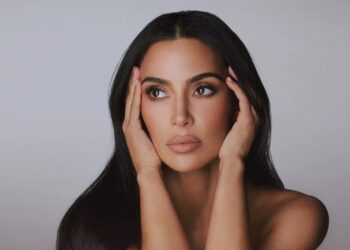 Kim Kardashian annuncia il lancio di Skkn di Kim Makeup