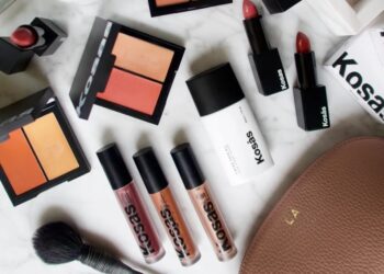 Kosas Cosmetics sta esplorando una potenziale vendita del marchio
