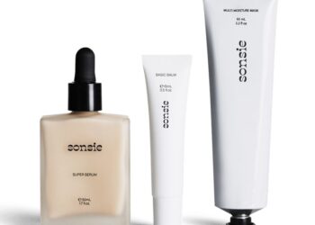 Pamela Anderson debutta nello skincare con il marchio Sonsie