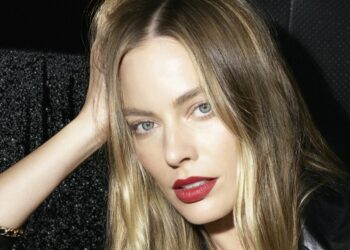 Chanel apre un pop-up a Milano ispirato a Rouge Allure Velvet Nuit Blanche