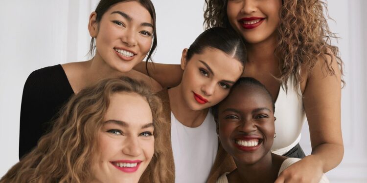 Selena Gomez pronta a cedere Rare Beauty per 2 miliardi di dollari