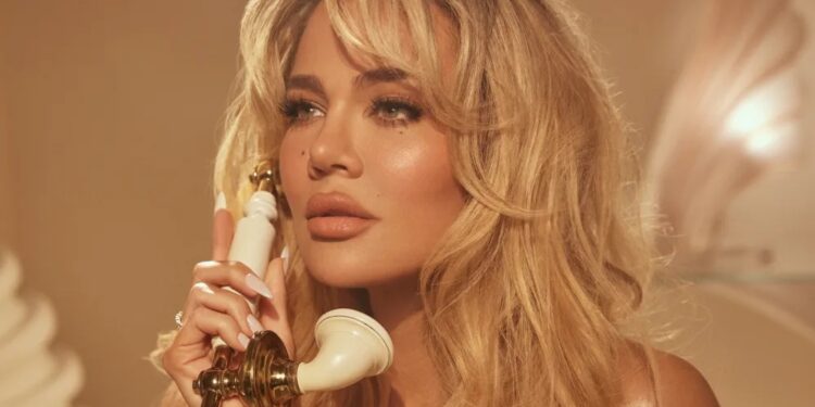 Khloé Kardashian collabora con il marchio Tatti Lashes