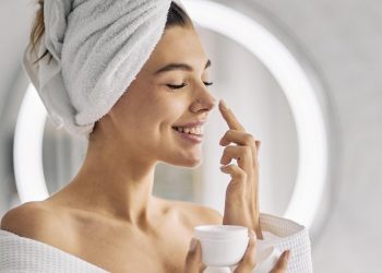 Bellezza, gli italiani spendono 24 miliardi all’anno in bodycare e trattamenti