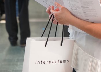 Interparfums SA, nel 2025 il fatturato dovrebbe raggiungere “910-930 mln €”