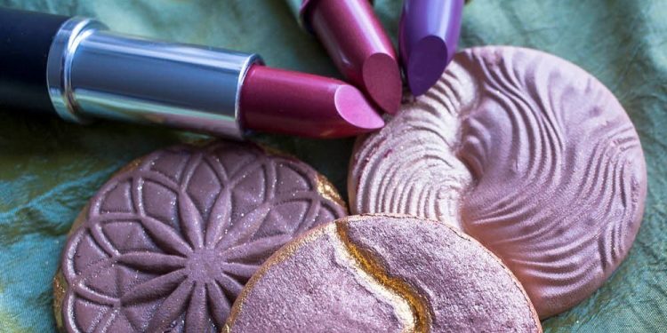 Pick Up Service acquisisce il 50% del produttore di cosmetici Pharma Cos