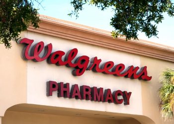 Walgreens Boots Alliance valuta la cessione al private equity Sycamore