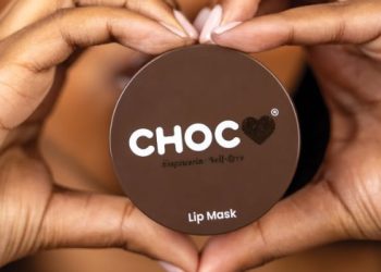 La figlia di Snoop Dogg lancia il marchio inclusivo di cosmetici Choc