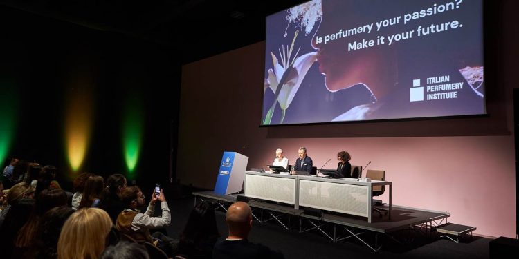 Esxence-The Art Perfumery Event scalda i motori per la per la XV edizione