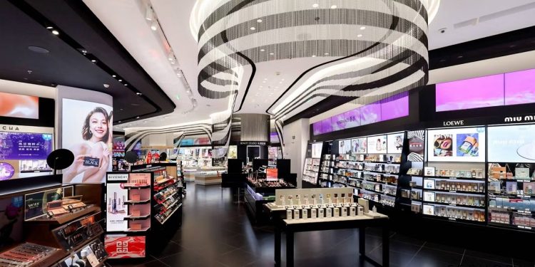 Sephora rivede la leadership in Asia dopo il calo in Cina