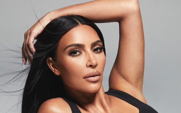 Skims acquisisce il beauty di Skkn da Kim Kardashian e Coty
