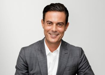 Dsm-firmenich nomina Jonathan Simon presidente di Fine Fragrance
