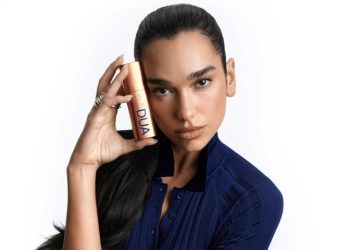 Dua Lipa lancia una linea per la cura della pelle con Augustinus Bader
