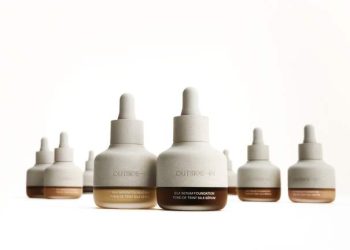 Carisa Janes, fondatrice di Hourglass Cosmetics, lancia il brand Outside In