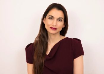 Demetra Pinsent lascia la carica di CEO di Charlotte Tilbury dopo 14 anni