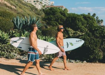 Revlon, licenza con Iconix International per le fragranze di Salt Life