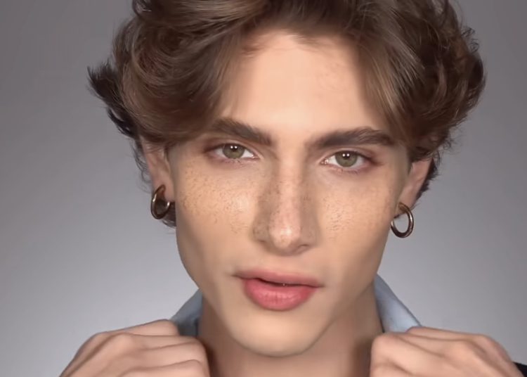 Bellezza, il mercato corre sui social e TikTok trasforma i trend in business