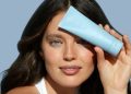 Chiude Covey, il brand di skincare fondato dalla modella Emily DiDonato